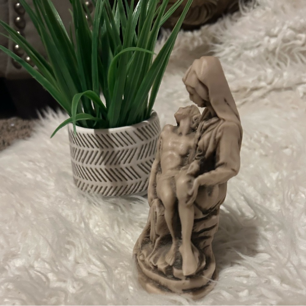 Signed Vintage A Santini Classic Figure Sculpture Pieta Mary Jesus Statue Italy